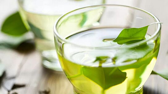 الشاي الأخضر هو مشروب صحي للغاية يتم تناوله في النظام الغذائي الياباني. 