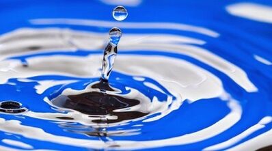 جوهر نظام غذائي الشرب لفقدان الوزن